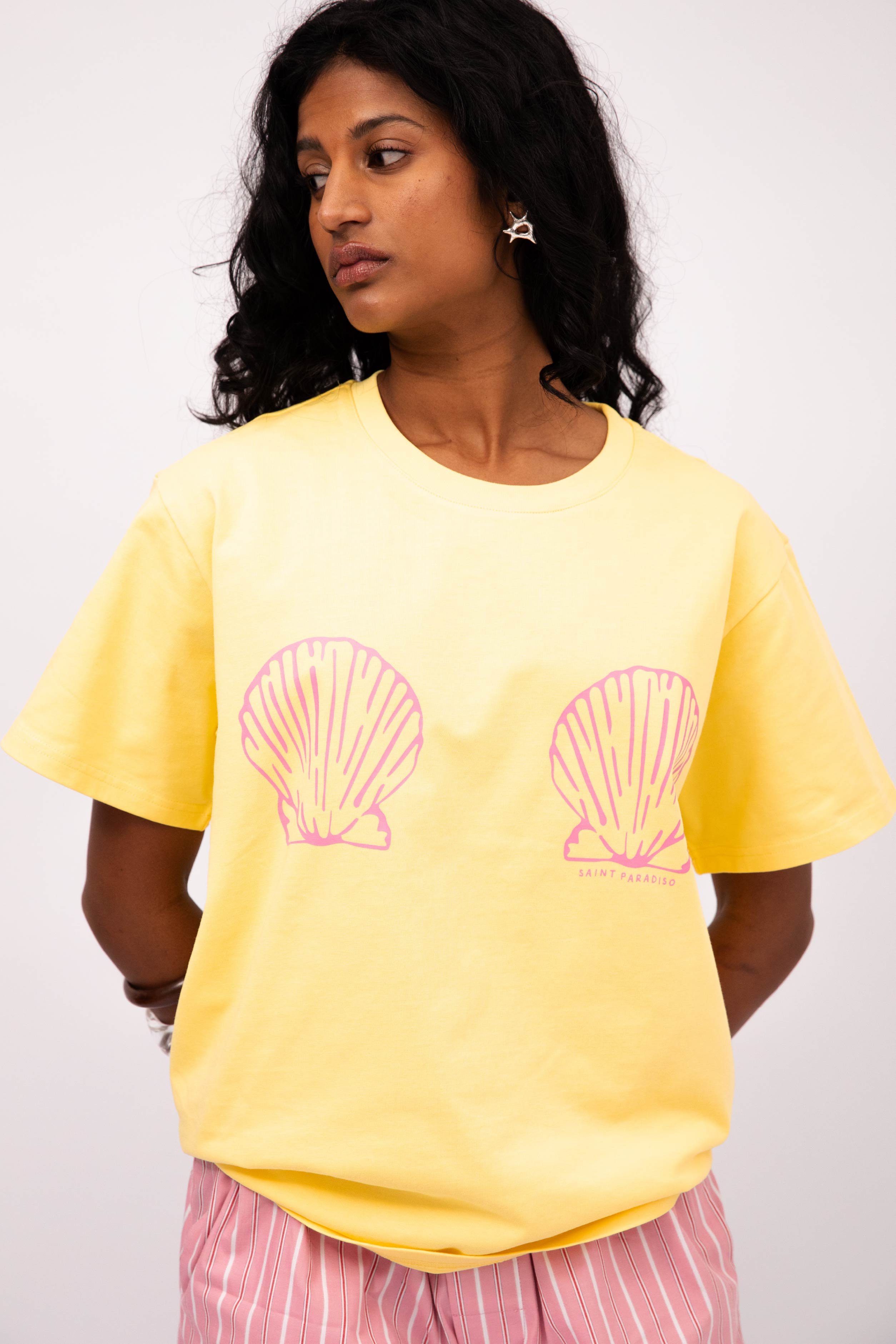 Shell Boyfriend Tee in Yellow